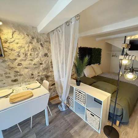 La Grotte Provencale A Apartment *