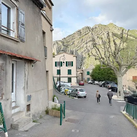 La Grotte Provencale A Apartment