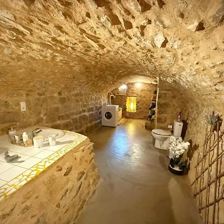 La Grotte Provencale A * Sisteron