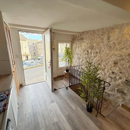 La Grotte Provencale A *
