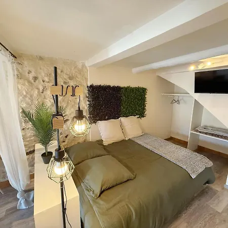 La Grotte Provencale A Apartment