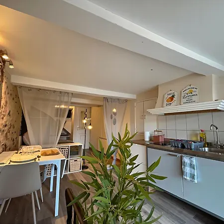 La Grotte Provencale A Apartmán