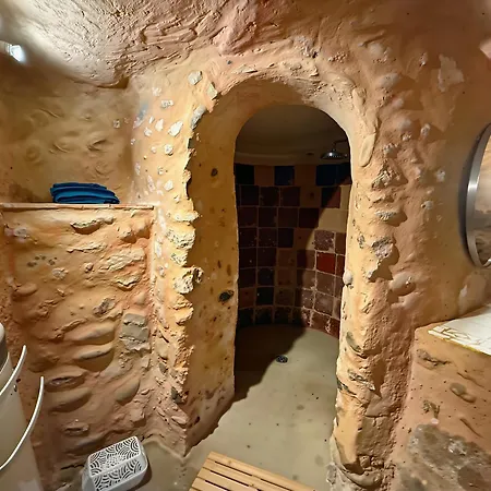 La Grotte Provencale A *