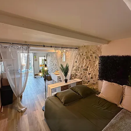 La Grotte Provencale A Apartmán