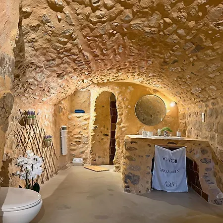 La Grotte Provencale A
